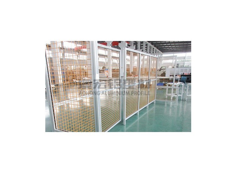 生產線安全總讓你提心吊膽？汽車廠鋁型材防護圍欄的可靠解法