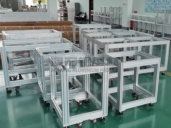 工業鋁型材在熔噴布設備機架的應用價值